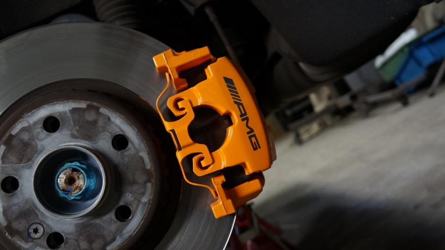 キャリパー塗装施工事例：ベンツGLC43AMG　キャリパー塗装COLOR:#098 honey of pearl orange IMG9_2312_L9bpzP_sub2.jpg