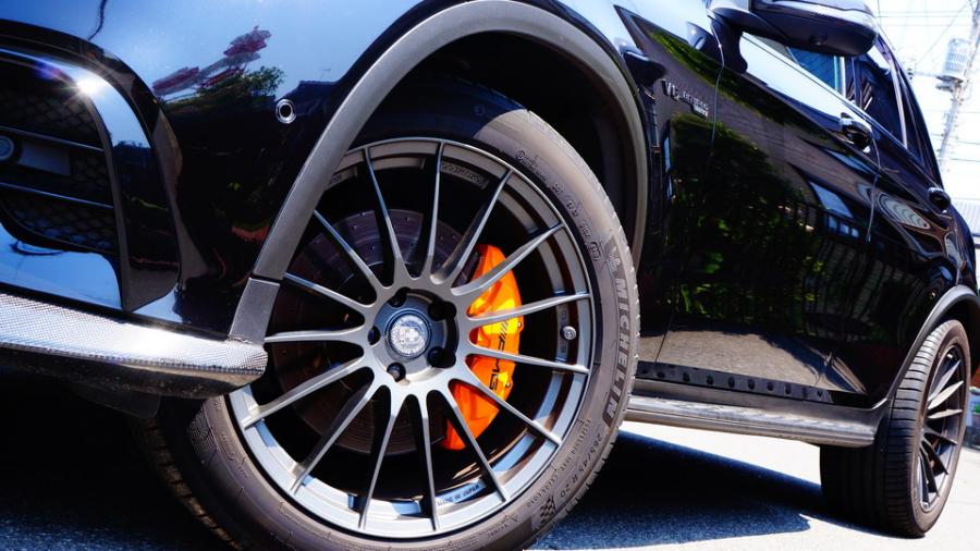 キャリパー塗装施工事例：ベンツGLC43AMG　キャリパー塗装COLOR:#098 honey of pearl orange IMG9_2312_L9bpzP_sub3.jpg