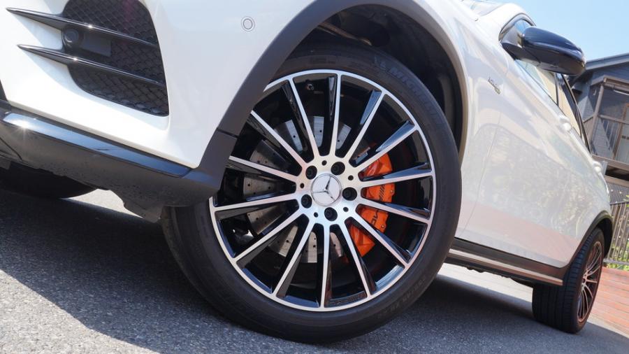 キャリパー塗装施工事例：ベンツGLC43クーペ　キャリパー塗装COLOR:#1110 Valencia premium orange IMG9_2320_1hHrfo_sub3.jpg