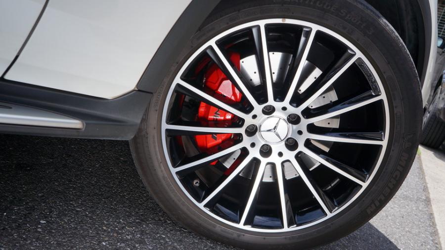 キャリパー塗装施工事例：ベンツGLC43AMG　キャリパー塗装COLOR:#001 Italian losso solid IMG9_2338_rXxJZo_sub5.jpg