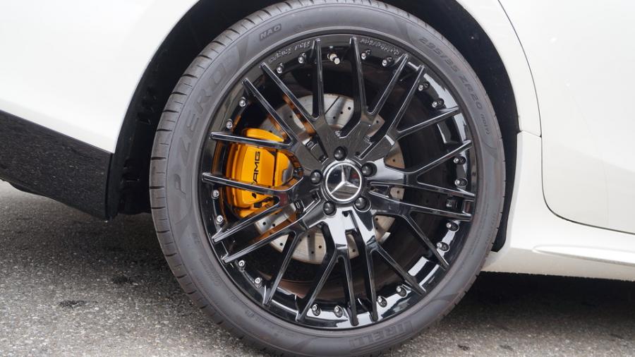 キャリパー塗装施工事例：ベンツGT53　キャリパー塗装COLOR:#021 california sunshinne yellow IMG9_2354_Xkaycw_sub7.jpg