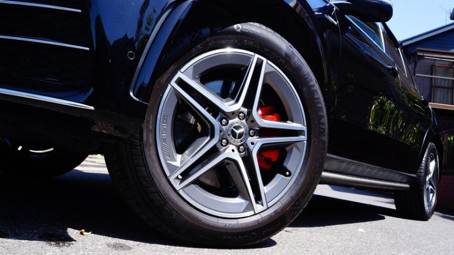 キャリパー塗装施工事例：ベンツGLE　キャリパー塗装COLOR:#001 Italian losso solidディクセルMタイプパット装着 IMG9_2373_hiz62c_sub3.jpg