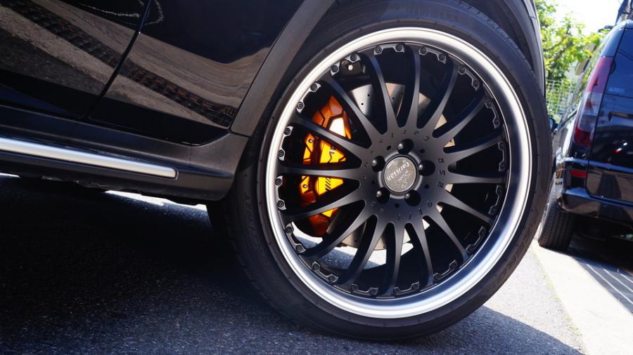 キャリパー塗装施工事例：ベンツGLC43AMG　キャリパー塗装COLOR:#030 Royal art pearl orange gold IMG9_2375_k8BElA_sub2.jpg